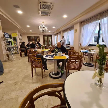 Hotel Sabra 3*