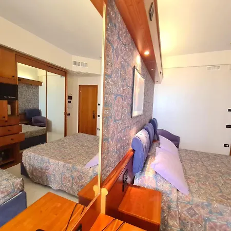 Hotel Sabra 3*