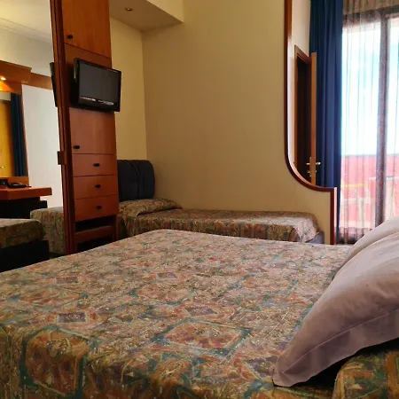 Sabra Hotel 3*