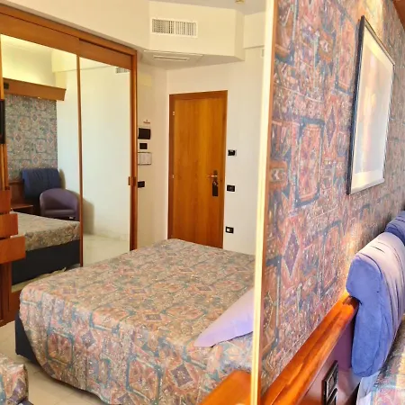 Sabra Hotel 3*