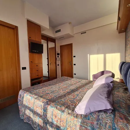 Hotel Sabra
