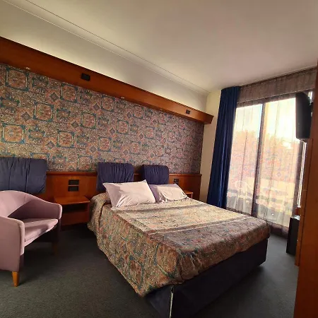 Hotel Sabra 3*