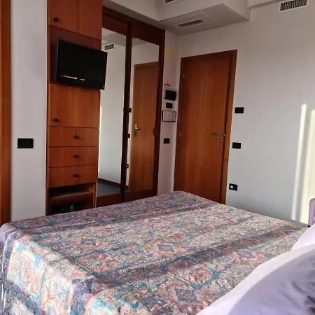 Sabra Hotel 3*