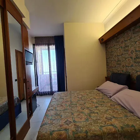 Hotel Sabra 3*
