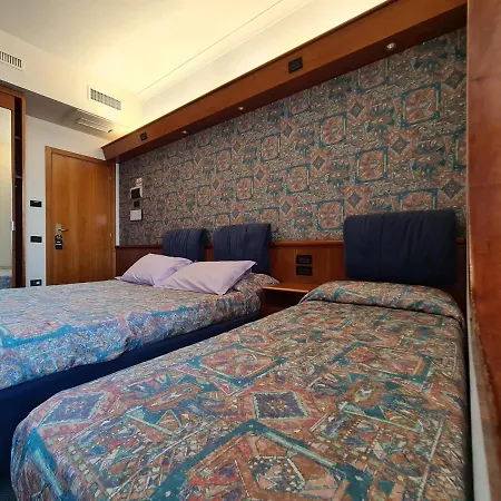 Hotel Sabra 3*
