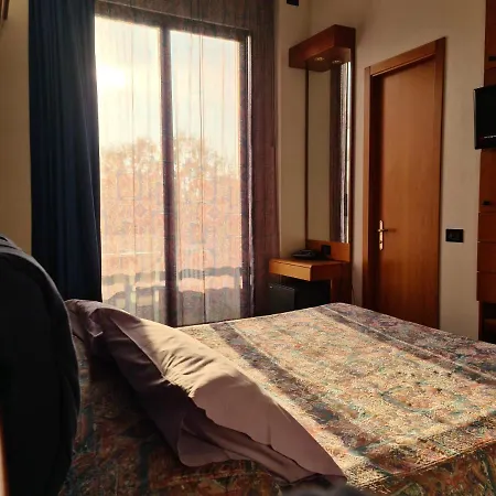 Sabra Hotel 3*