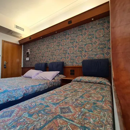 Hotel Sabra 3*