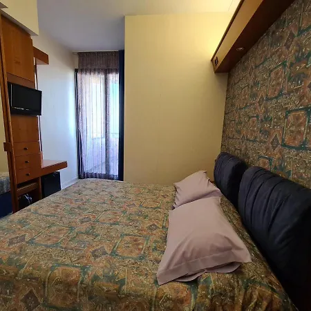 Hotel Sabra