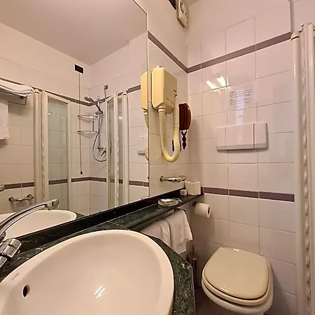 Hotel Sabra
