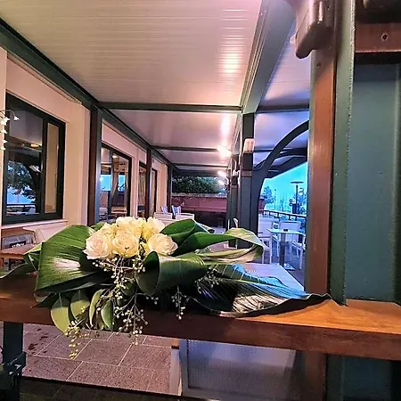 萨布拉酒店 西尼加利亚